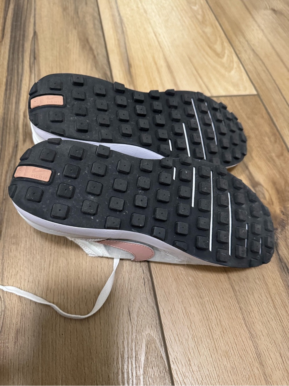 Nike Women's Waffle One Sail with Rose Swoosh - Picture 7 of 7